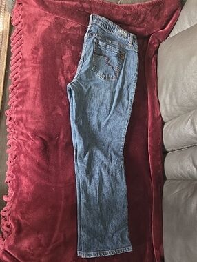 Women's Straight-Leg Jeans in Medium Blue